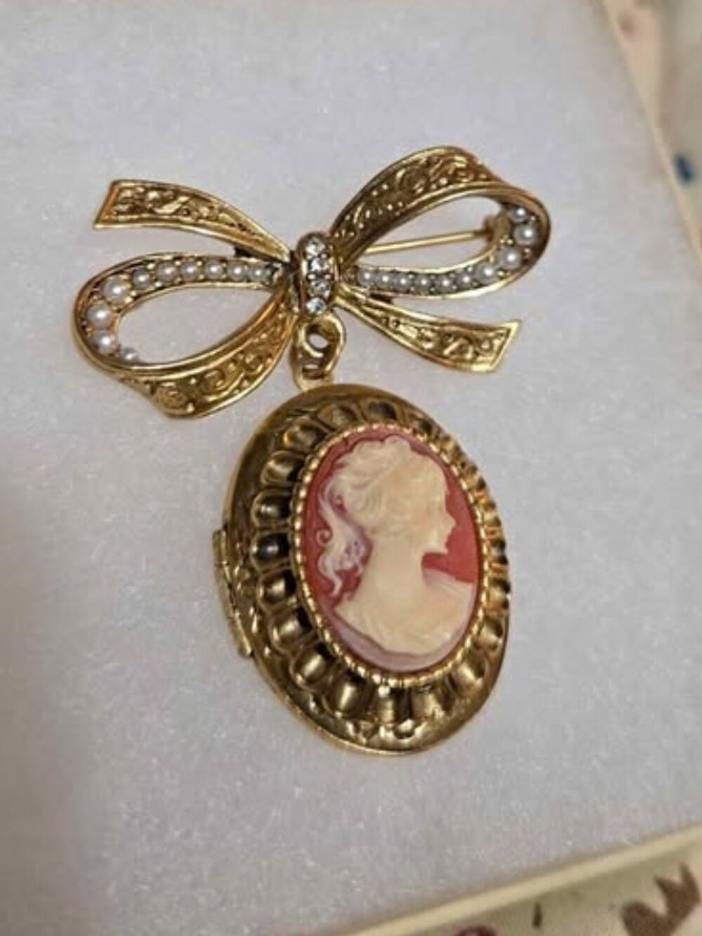 Vintage Cameo Locket Pin Brooch Antique Edwardian Victorian Style